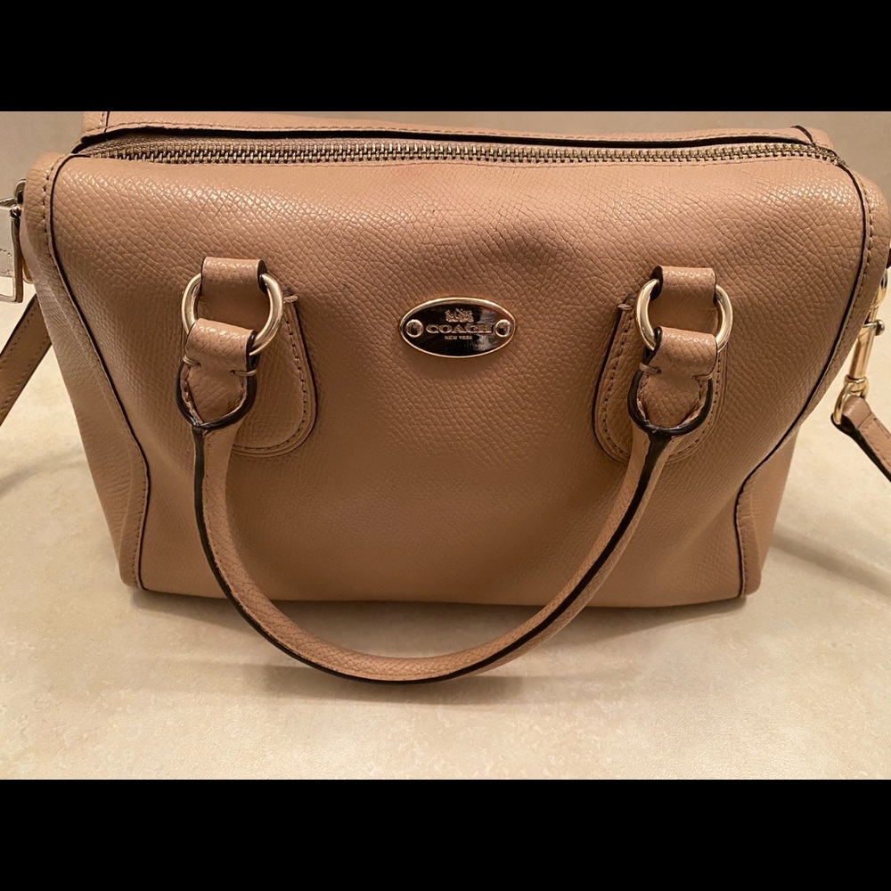 COACH LEATHER MINI BENNETT SATCHEL 
GOLD/NUDE
